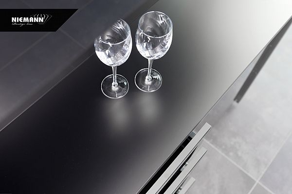 Bezpieczne i nietłukące się materiały do produkcji mebli, imitujące szkło i lustro