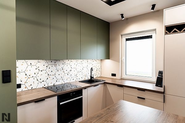 Acrylux Mat Anti-fingerprint Jasnoszary 85468M, Oliwkowy Metalik 8856 - realizacja Łukasz Topolski, Meble Exite